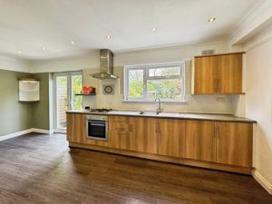 BELLFIELD AVENUE- click for photo gallery